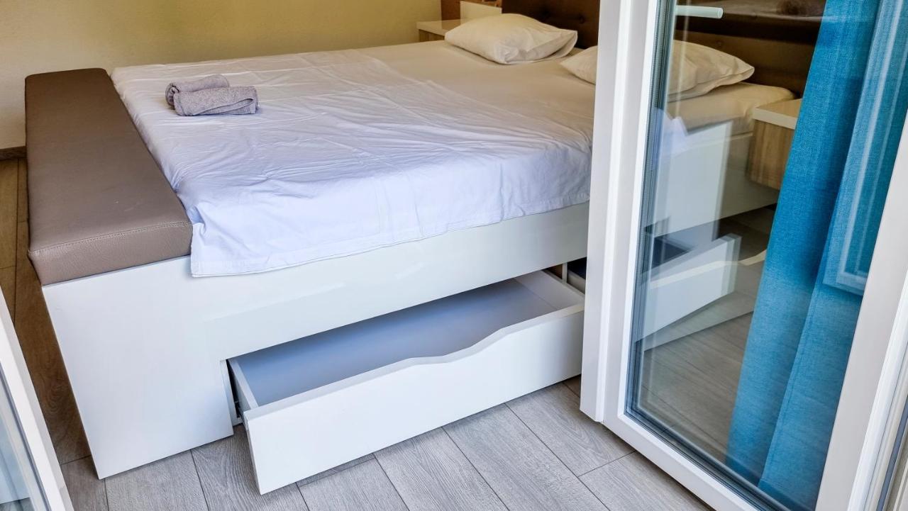 Deluxe Apartment F & M Tučepi المظهر الخارجي الصورة